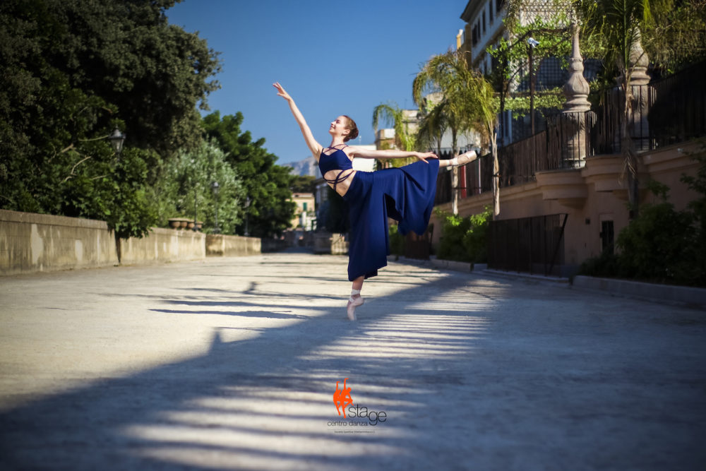 Manuela Ballerina Salto